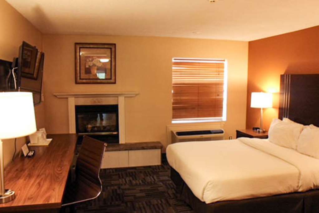 Quality Inn & Conference Centre Орилия Стая снимка